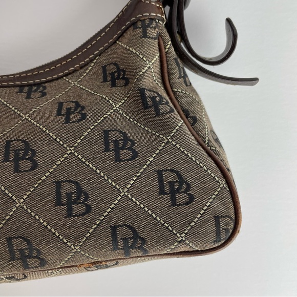 Dooney & Bourke Classic Leather Cloth DB Logo Purse 🍁 - Picture 5 of 11